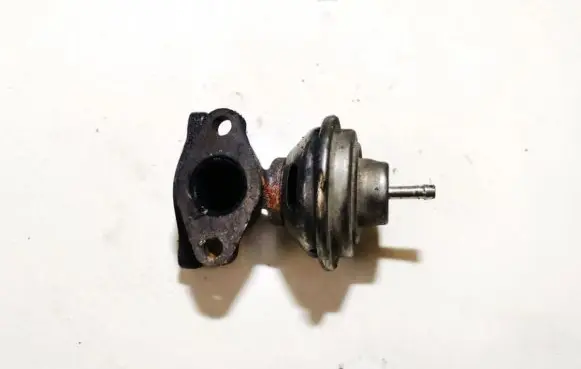 Audi A4 S4 B5 8D EGR valve 028131501e 96t183