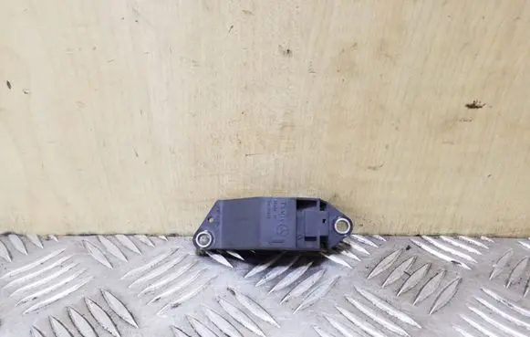 Mercedes-Benz E W211 Airbag deployment crash/impact sensor 25571179A4 A0018209326