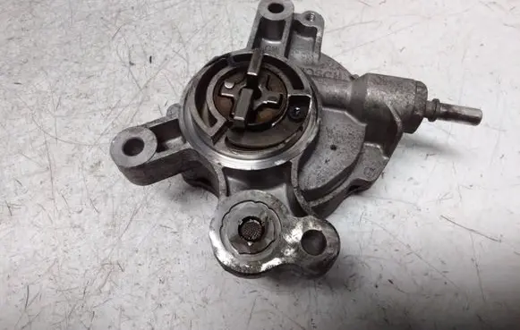 Ford Kuga I Vacuum pump 1A2403U