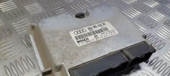 Audi A3 S3 8L Engine control unit/module 06A906018BM 0261206127