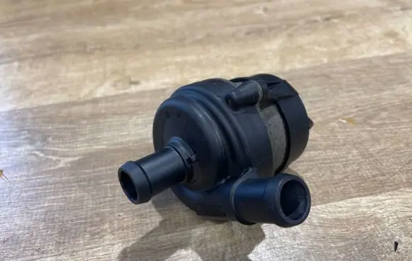 Land Rover Range Rover Sport L494 Electric auxiliary coolant/water pump EPLA8501DA 0205170529