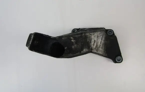 Audi A4 S4 B6 8E 8H Engine mounting bracket 8E0199307A