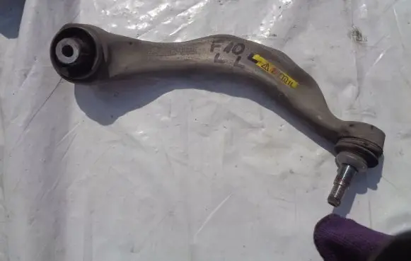 BMW 5 F10 F11 Front lower control arm/wishbone 1097290