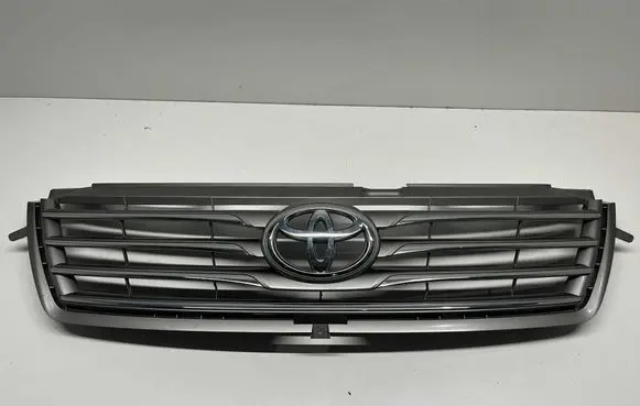 Front bumper upper radiator grill