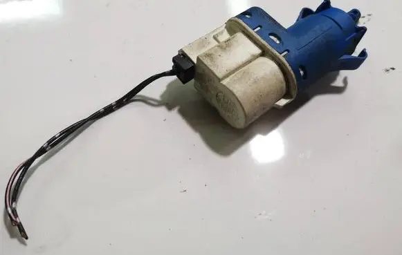 Ford Fiesta Brake pedal sensor switch 3M5T9C372AC 3M5T-9C372-AC