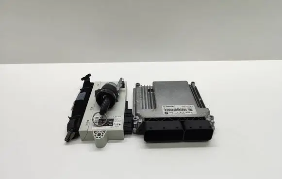 BMW 5 E60 E61 Engine ECU kit and lock set 7811898 6960978