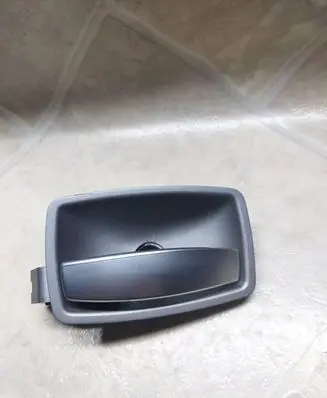 BMW 7 E65 E66 Front door interior handle 7024303