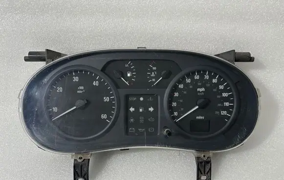 Opel Vivaro Speedometer (instrument cluster) 21660166 216600303 P8200013059A