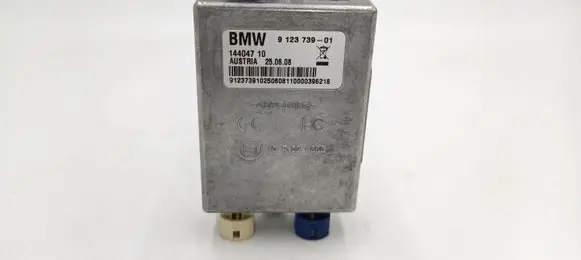 BMW 5 E60 E61 Aerial antenna amplifier 84109123739 9123739 84109200503