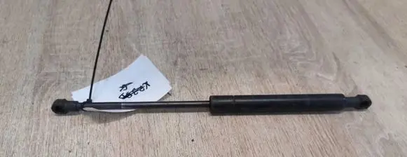 BMW 5 E39 Tailgate strut 1182ET0680N