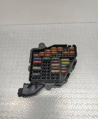 Volkswagen Golf IV Fuse module 8D1941824