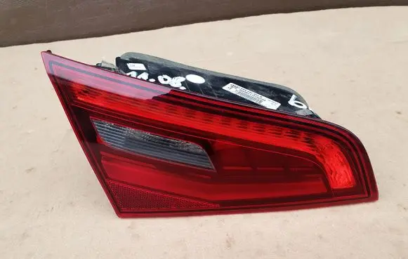 Audi A3 S3 8V Tailgate rear/tail lights 8V4945093A