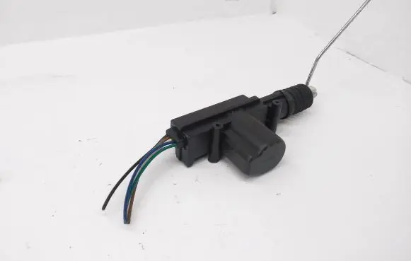 Volkswagen Caddy Central locking motor 932037992