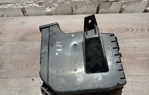 Volvo V40 Engine control unit box 31303949