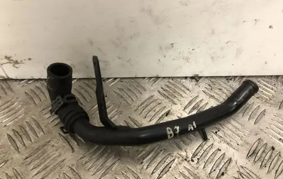 Volkswagen PASSAT B7 Engine coolant pipe/hose 03L122157K