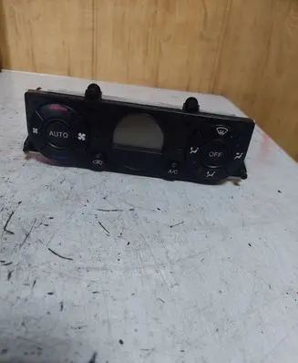 Ford Mondeo Mk III Climate control unit 1S7H18C612BA CD132EATC WXMA29021