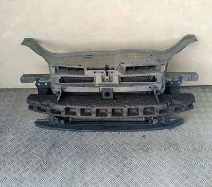 Volkswagen Golf V Radiator support slam panel