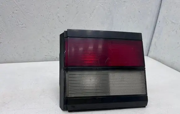 Volkswagen PASSAT B3 Tailgate rear/tail lights 333945107