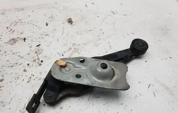 Volvo XC90 Tailgate/trunk/boot hinge 30674751