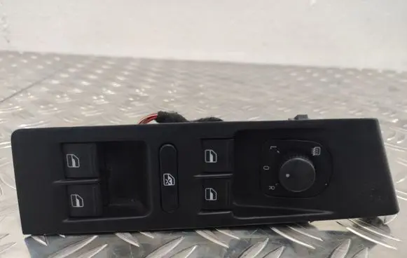 Volkswagen PASSAT B7 Electric window control switch 3AC857858A