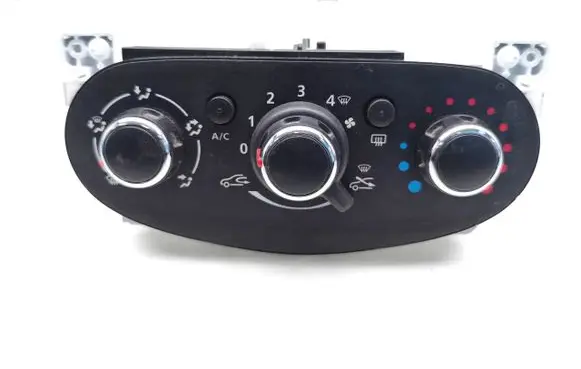 Dacia Sandero Climate control unit 5P3741700