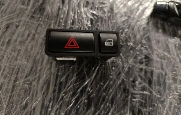BMW X5 E53 Hazard light switch 8368920