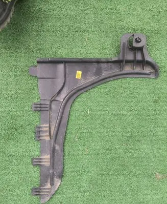 Rear underbody cover/under tray