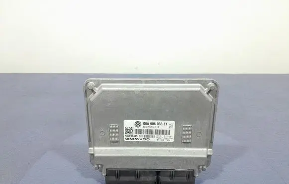 Volkswagen Cross Touran I Engine control unit/module ECU 06A906033ET