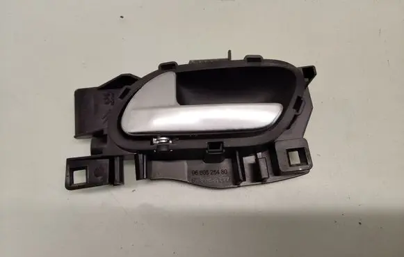 Rear door interior handle