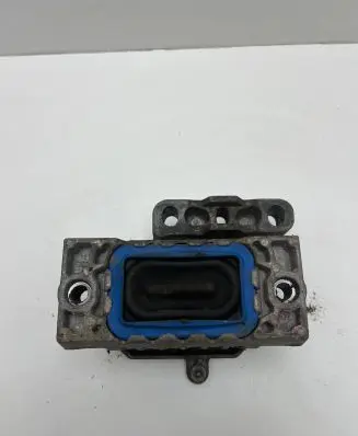 Volkswagen Touran I Engine mount bracket 1K0199262