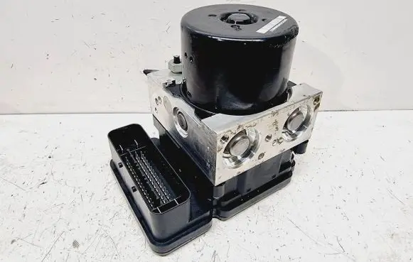 Volvo V40 ABS Pump 31400645 31400643