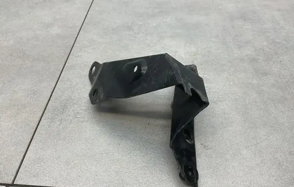 Audi A7 S7 4G Fender mounting bracket 4G8821136D