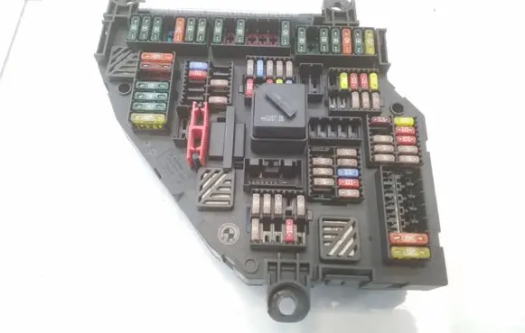 BMW 5 F10 F11 Fuse module 923442301