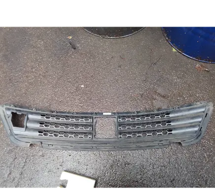 Jeep Grand Cherokee Front bumper lower grill 68143462AC