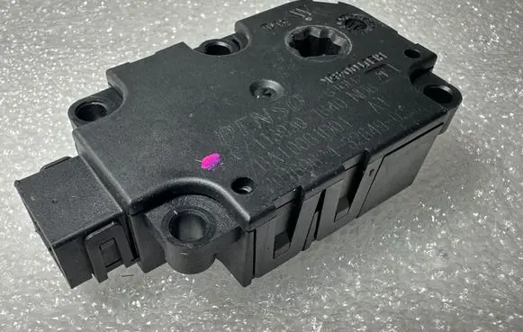 Audi A6 S6 C7 4G Air flap motor/actuator CZ1139301640