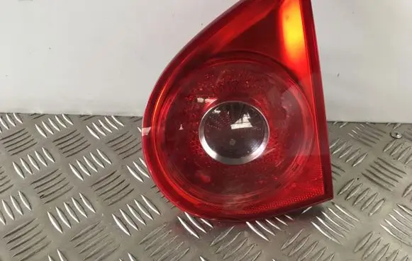 Volkswagen Golf V Tailgate rear/tail lights 1K6945094F
