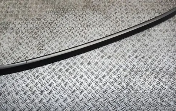 Roof bar rail
