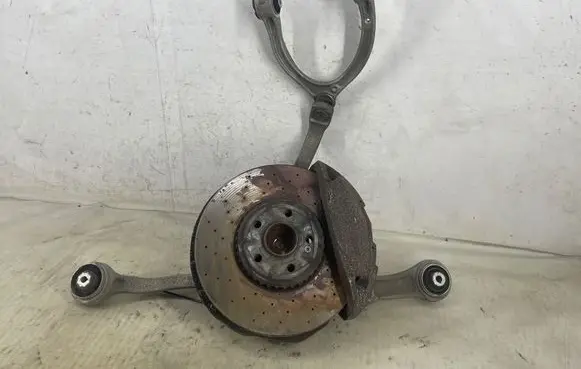 Mercedes-Benz C AMG W205 Front wheel hub spindle knuckle 20505LI