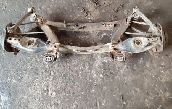 Mercedes-Benz E W124 Rear subframe 