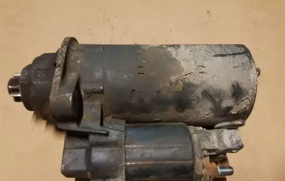 Volkswagen Golf IV Starter motor