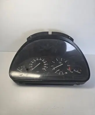BMW 5 E39 Speedometer (instrument cluster) 88311242
