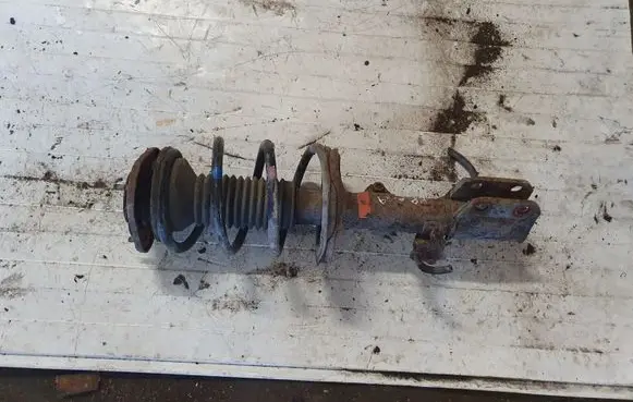 Toyota Avensis T250 Front shock absorber with coil spring NOCODE