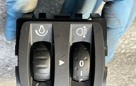 Renault Clio IV Headlight level height control switch 251900567R