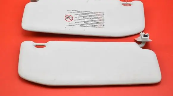 Peugeot 208 Sun visor