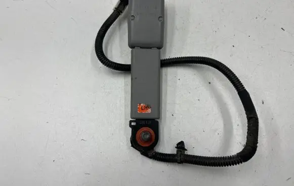 KIA Carens II Front seatbelt buckle 06102313