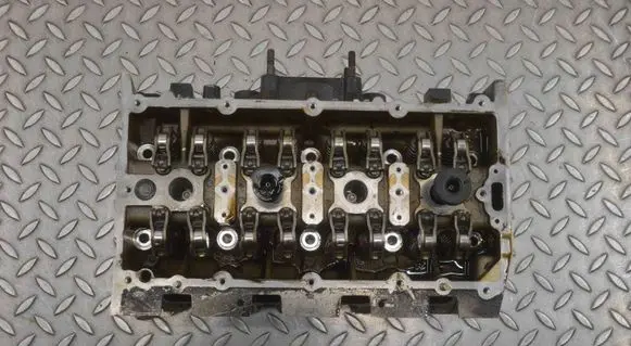 Volkswagen Golf VII Engine head 026250912195232 04E103404J