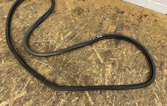 Opel Grandland X Rear door rubber seal (on body) 