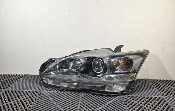 Lexus CT 200H Headlight/headlamp