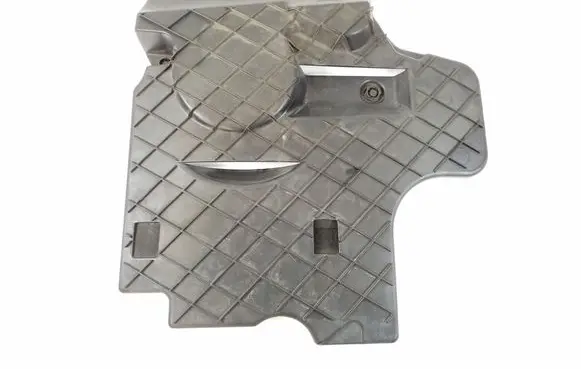 Mercedes-Benz SLK R172 Engine cover (trim) A6510101867