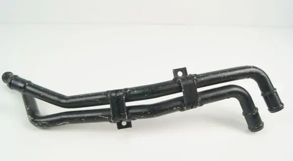 Volkswagen Touareg I Engine coolant pipe/hose 7L0121065A